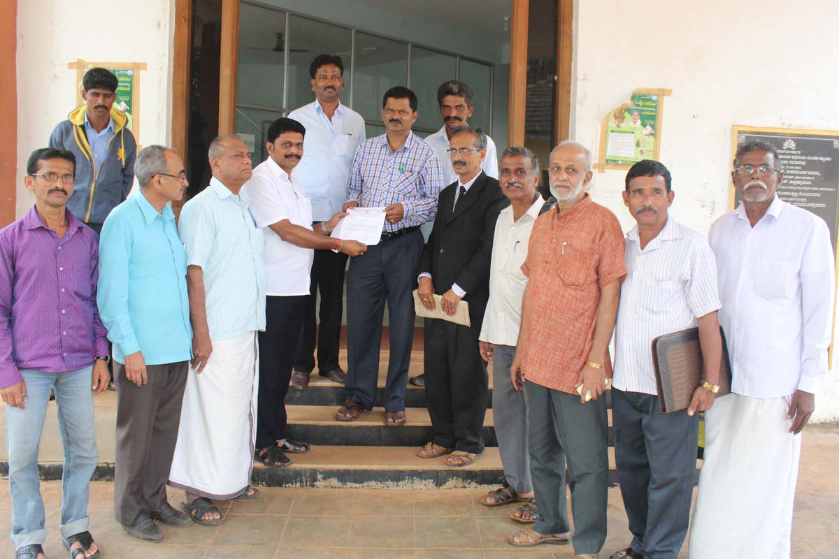 ಪುನರ್ ಪರಿಶೀಲಿಸುವಂತೆ ಕೇಂದ್ರಕ್ಕೆ ಒತ್ತಾಯ